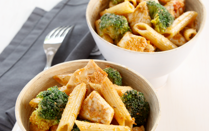 Recept Volkoren penne met kip en rode pesto Grand'Italia